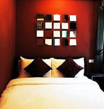 Focal Local Bed & Breakfast Bangkok Exterior foto