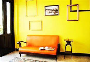 Focal Local Bed & Breakfast Bangkok Exterior foto